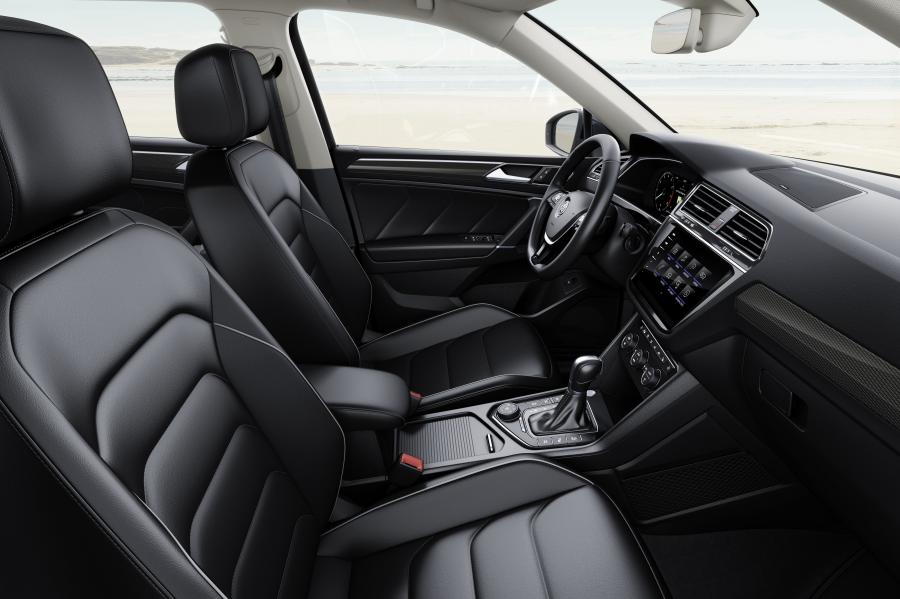 Интерьер Volkswagen Tiguan Allspace 2017 года  (WW) (фото 30 из 55)